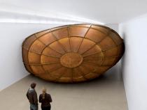 Anish Kapoor, Memory, 2008, Installation view Deutsche Guggenheim, Berlin 2008
Commissioned by Deutsche Bank AG in consultation with the Solomon R. Guggenheim Foundation for the Deutsche Guggenheim
Photo: Mathias Schormann
© The Solomon R. Guggenheim Foundation, New York