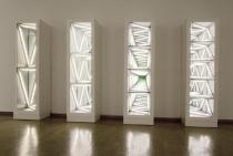 Ivan Navarro, Negative Progression, 2008; Copyright B.HUET/TUTTI, Courtesy Galerie Daniel Templon, Paris