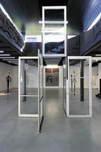 Kalin Lindena, Zu „Nacht“ gehört ein „auch“, installation view‚ „Die Wiederholung (Ein Gehtanz)“, Oldenburger Kunstverein, 2008